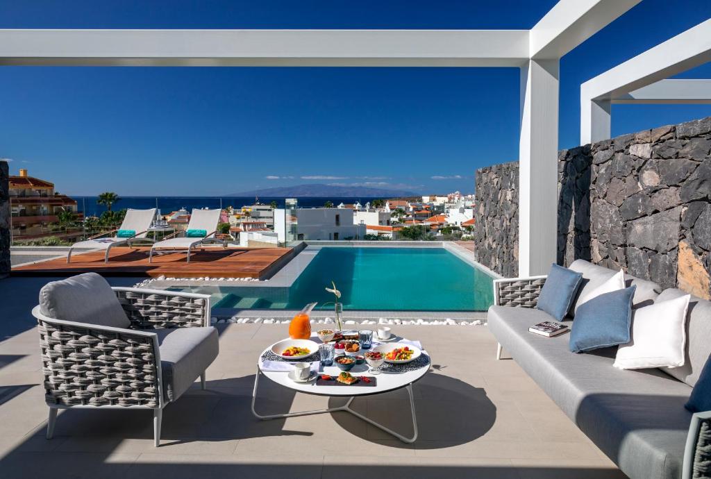 Вилла (Вилла с 1 спальней и собственным бассейном (для 2 взрослых)) отеля Royal Hideaway Corales Suites, by Barceló Hotel Group, Адехе