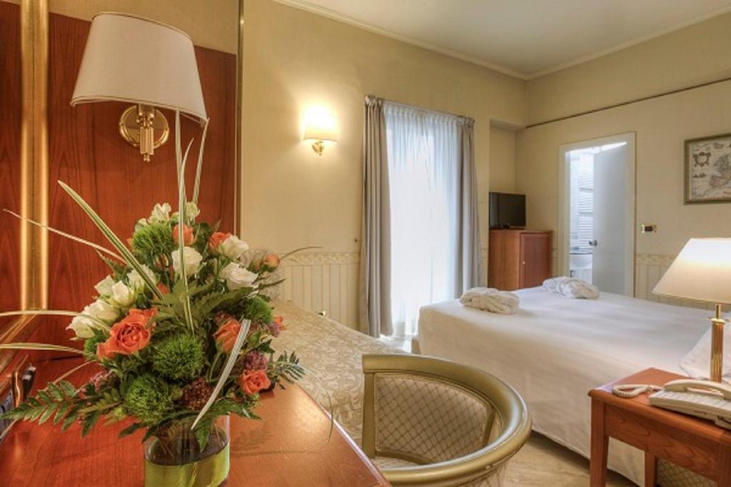 Двухместный (Улучшенный номер с балконом), Holiday Inn Rimini Imperiale