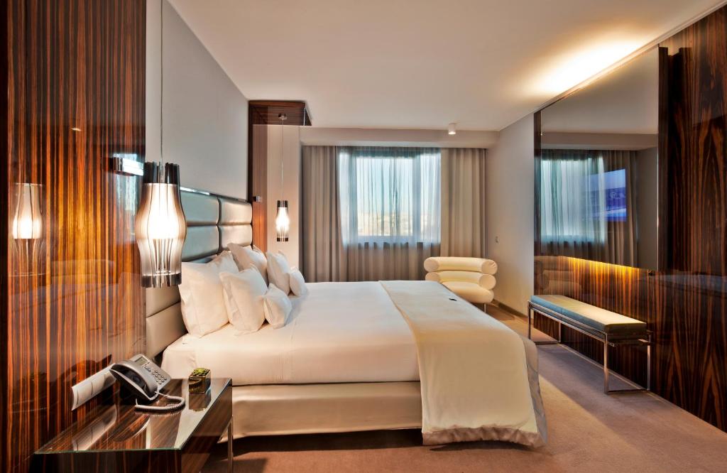 Сьюит (Люкс) отеля Altis Grand Hotel – Luxury Collection Hotels, Лиссабон