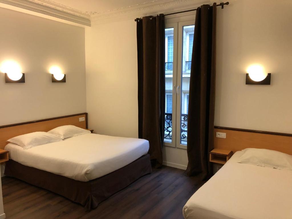 Трехместный (Трехместный номер) отеля Hôtel Liège Strasbourg, Париж