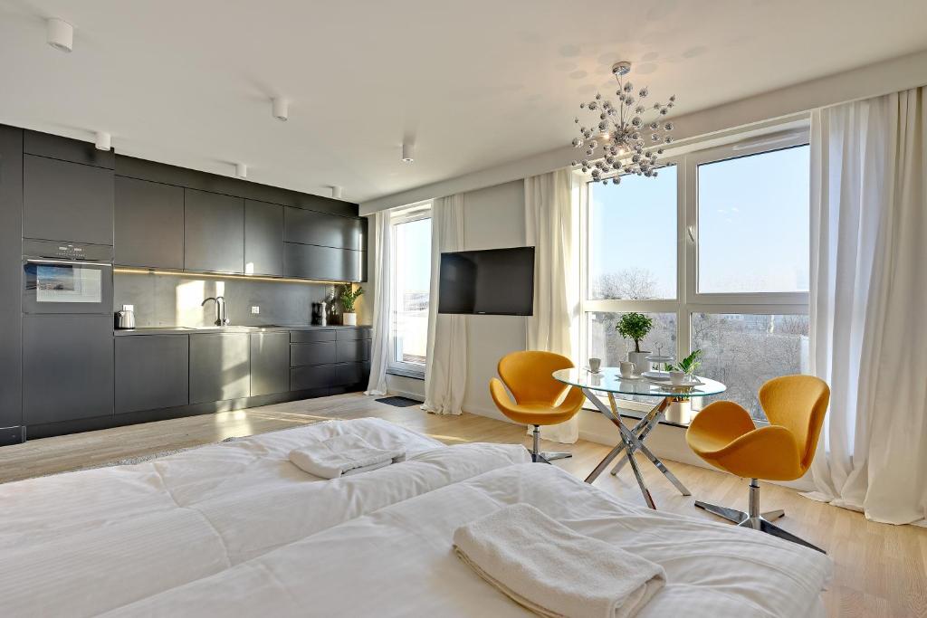 Апартаменты (Апартаменты-студио с балконом (парковка)), Angielska Grobla Apartinfo Apartments