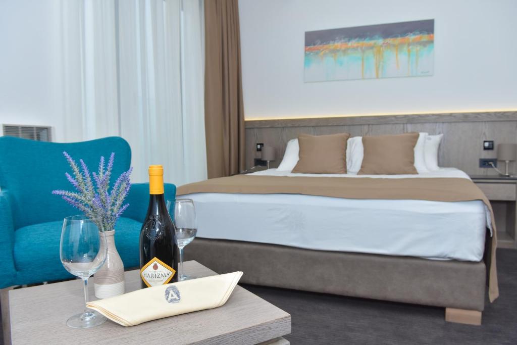Двухместный (Стандартный двухместный номер с 1 кроватью или 2 отдельными кроватями) отеля Alibi Zlatibor Inn, Златибор