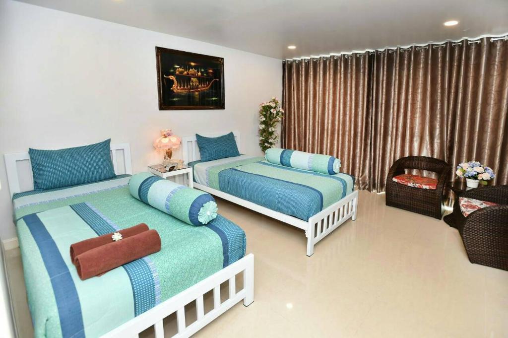 Двухместный (Двухместный номер Делюкс с 2 отдельными кроватями) отеля Parvena Hotel, Бангкок