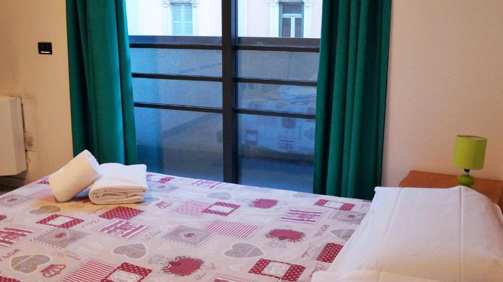 Апартаменты (Апартаменты с 1 спальней и балконом) гостевого дома Caravaggio Apartments, Бергамо