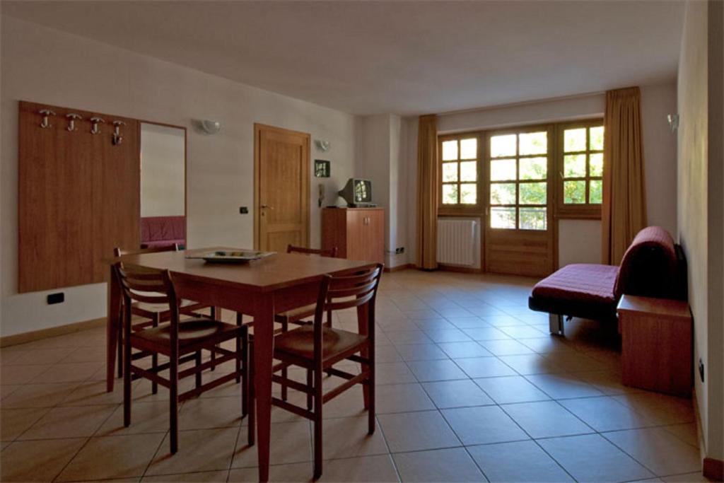 Апартаменты (Апартаменты с 1 спальней (для 4 взрослых)) апарт-отеля Residence Le Orchidee, Бормио