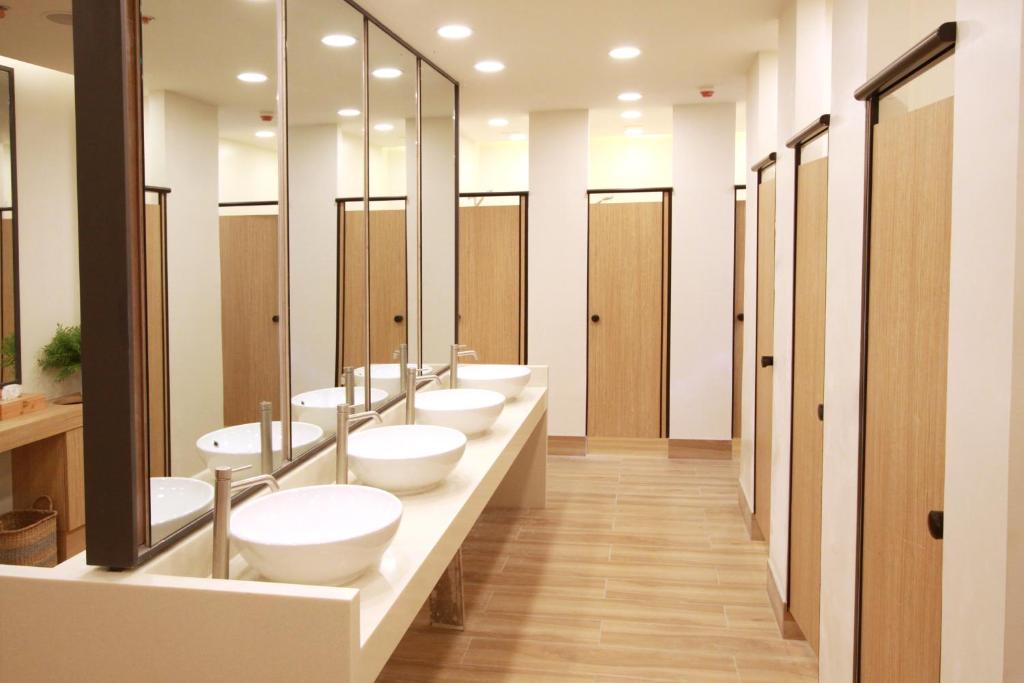 Номер (Односпальная кровать в общем номере), Lub d Philippines Makati