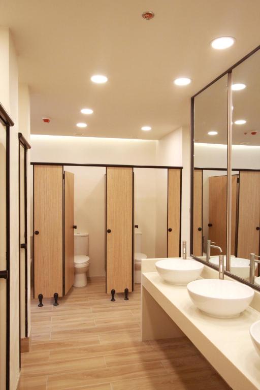 Номер (Односпальная кровать в общем номере), Lub d Philippines Makati