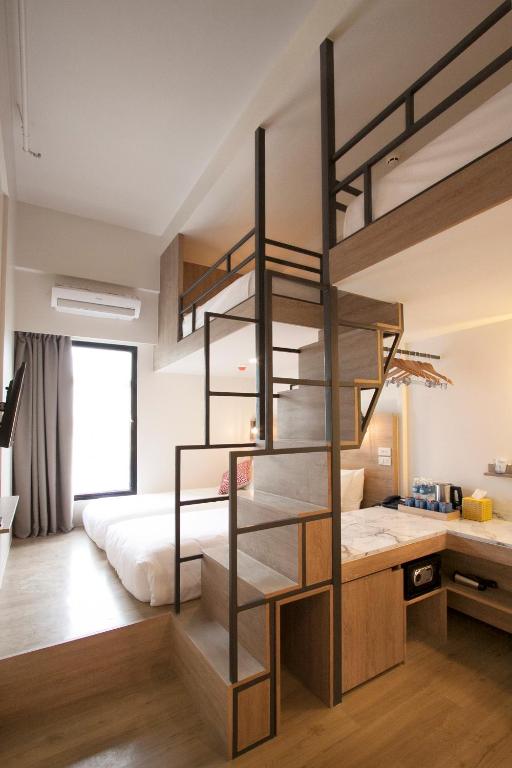 Четырехместный (Четырехместный номер с собственной ванной комнатой), Lub d Philippines Makati