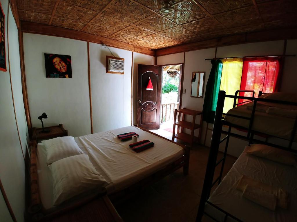 Двухместный (Двухместный номер с 1 кроватью и террасой) отеля Reggae Guesthouse, Панглао