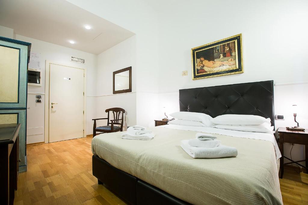 Двухместный (Двухместный номер с 2 отдельными кроватями) отеля Relais Hotel Centrale - Residenza d'Epoca, Флоренция