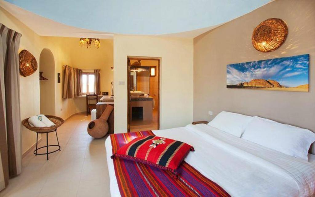 Двухместный (Улучшенный номер с кроватью размера «king-size») курортного отеля The Bedouin Moon Hotel, Дахаб