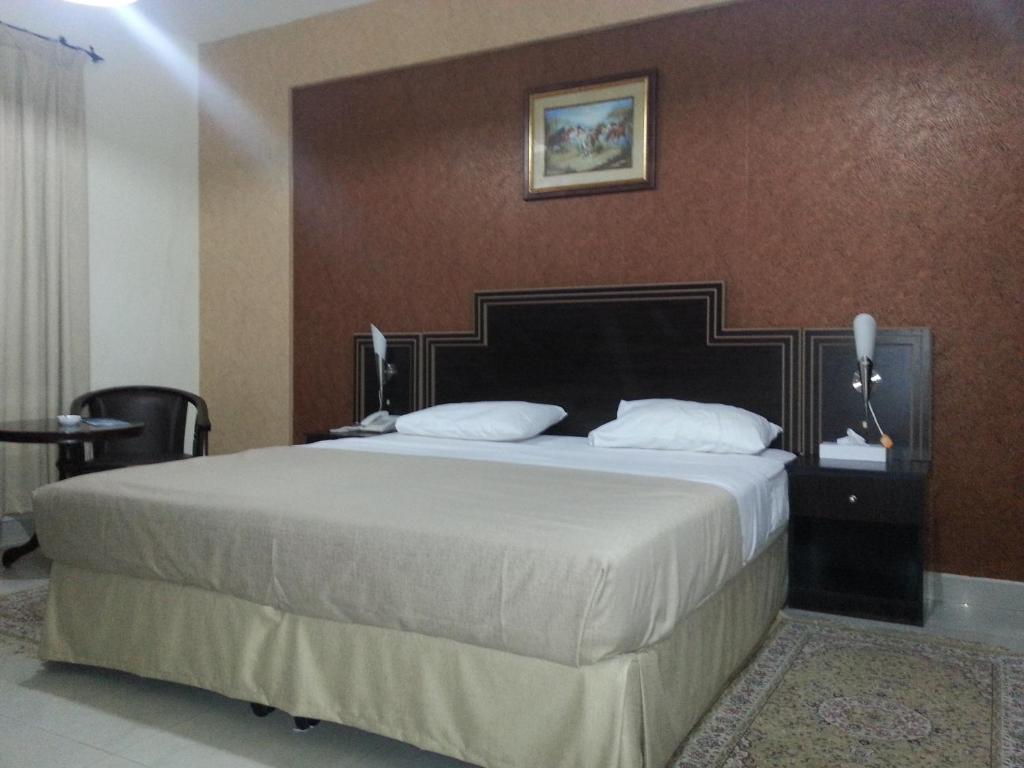 Двухместный (Стандартный двухместный номер с 1 кроватью или 2 отдельными кроватями) отеля Dolphin Hotel, Маскат