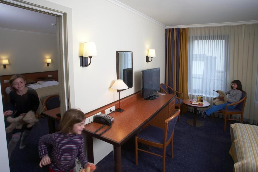 Трехместный (Трехместный номер) отеля Best Western Premier Hotel Keizershof, Алст