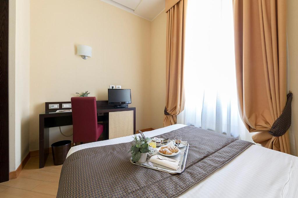 Двухместный (Двухместный номер эконом-класса с 1 кроватью) отеля Hotel Naples, Неаполь