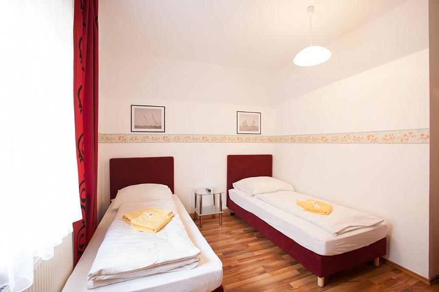 Двухместный (Двухместный номер с 1 кроватью или 2 отдельными кроватями) гостевого дома Pension Floesserstube, Баден-Баден