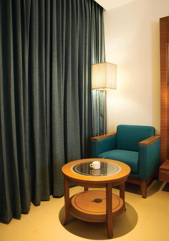 Двухместный (Представительский двухместный номер с 2 отдельными кроватями) отеля Urvashi Residency, Ченнаи