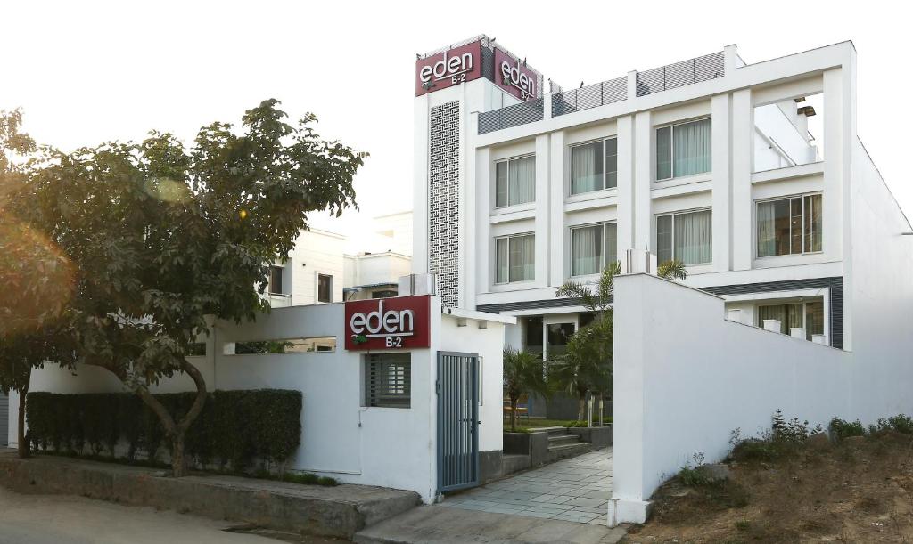 Отель Treebo Select Eden Residency, Гургаон