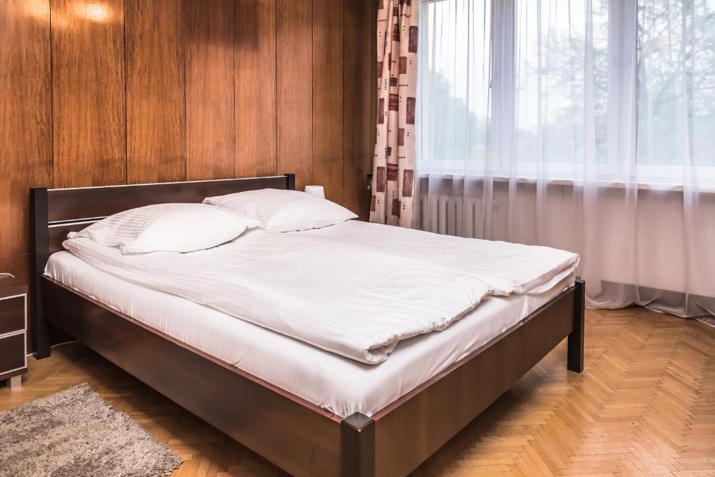 Семейный (Семейный номер с ванной комнатой) отеля Hotel Wieniawa, Вроцлав