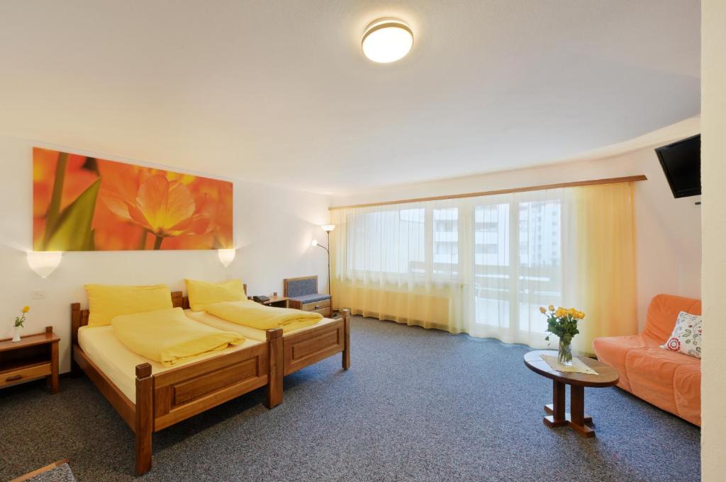 Двухместный (Улучшенный двухместный номер с 1 кроватью) отеля Schlosshotel Art Furrer, Бриг