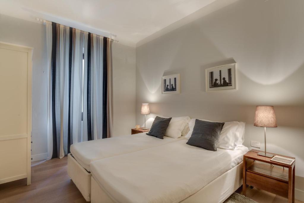 Апартаменты (Апартаменты с 4 спальнями: Via Ghibellina, 69), Apartments Florence- Duomo