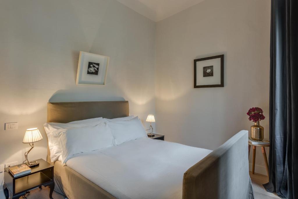 Апартаменты (Апартаменты с 4 спальнями: Via Ghibellina, 69), Apartments Florence- Duomo