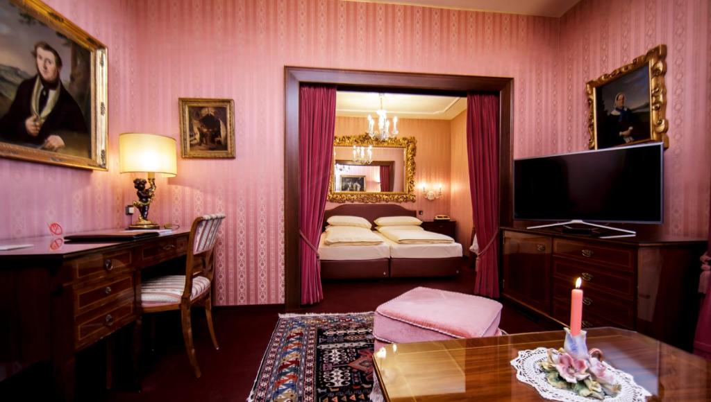 Сьюит (Люкс) отеля Hotel Palais Porcia, Клагенфурт-ам-Вёртерзе