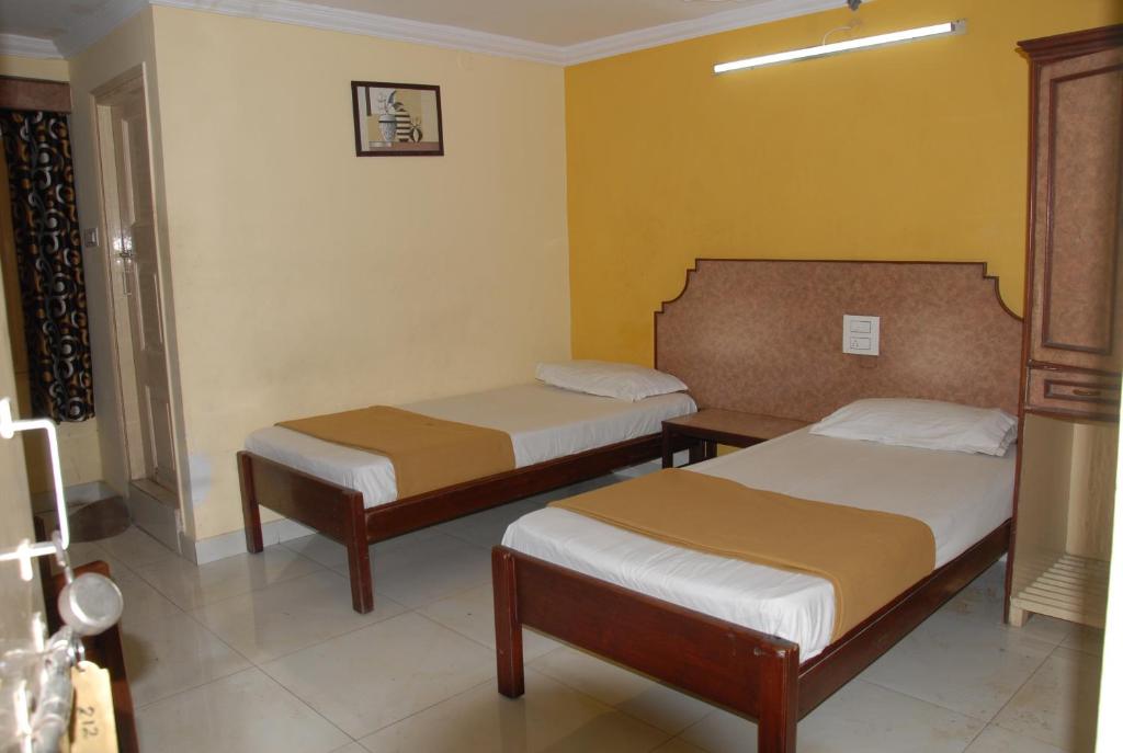 Двухместный (Двухместный номер с 1 кроватью - Только для граждан Индии) отеля Hotel Bhavani Lodge, Хайдарабад