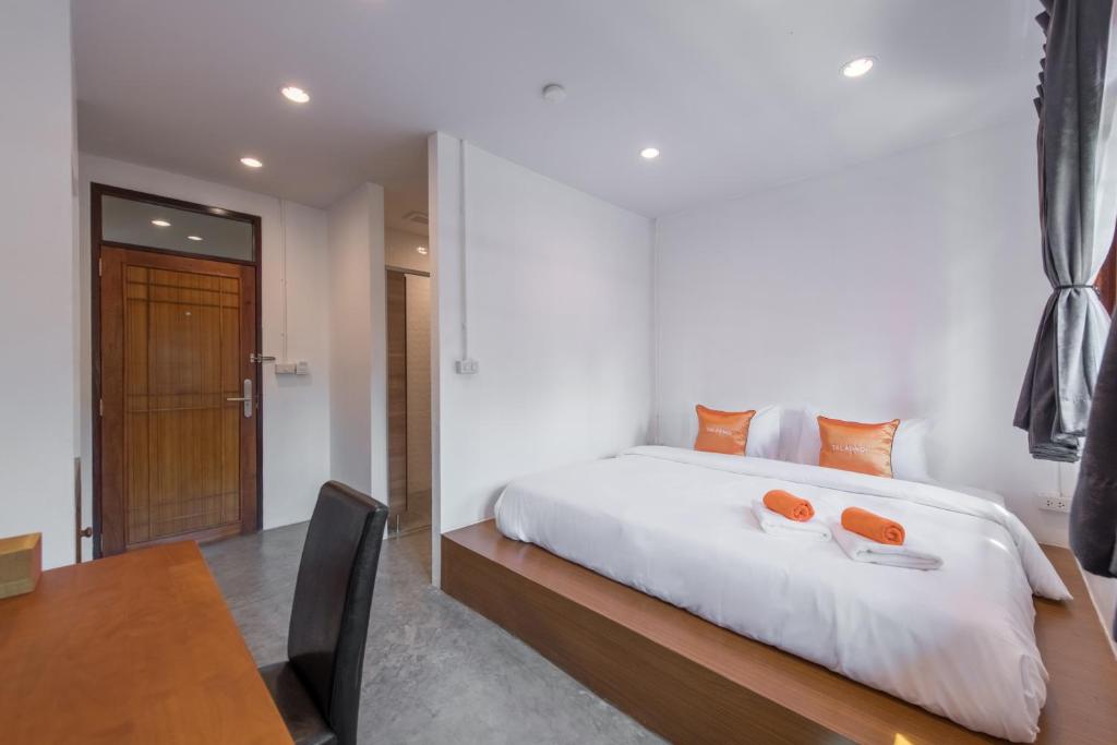 Двухместный (Двухместный номер с 1 кроватью и собственной ванной комнатой) хостела Tiny Taladnoi Hostel, Бангкок
