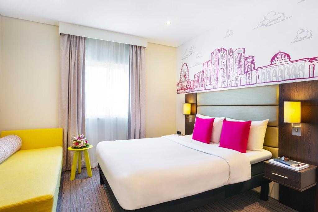 Двухместный (Классический номер с кроватью размера «queen-size») отеля Al Majaz Hotel Sharjah, Шарджа
