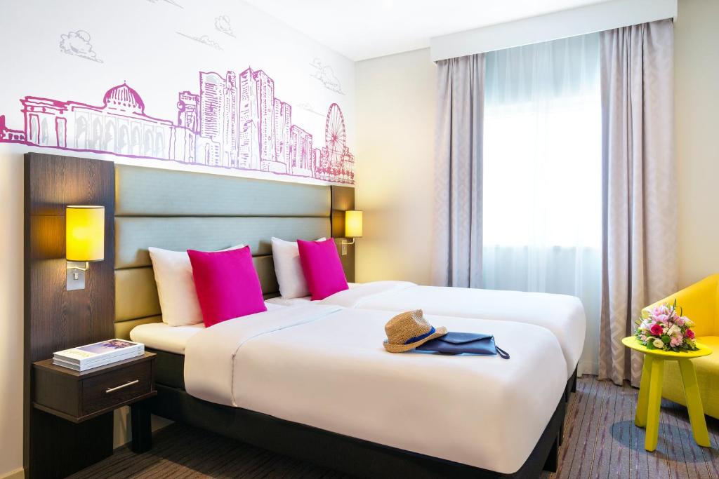 Двухместный (Классический двухместный номер с 2 отдельными кроватями) отеля Al Majaz Hotel Sharjah, Шарджа