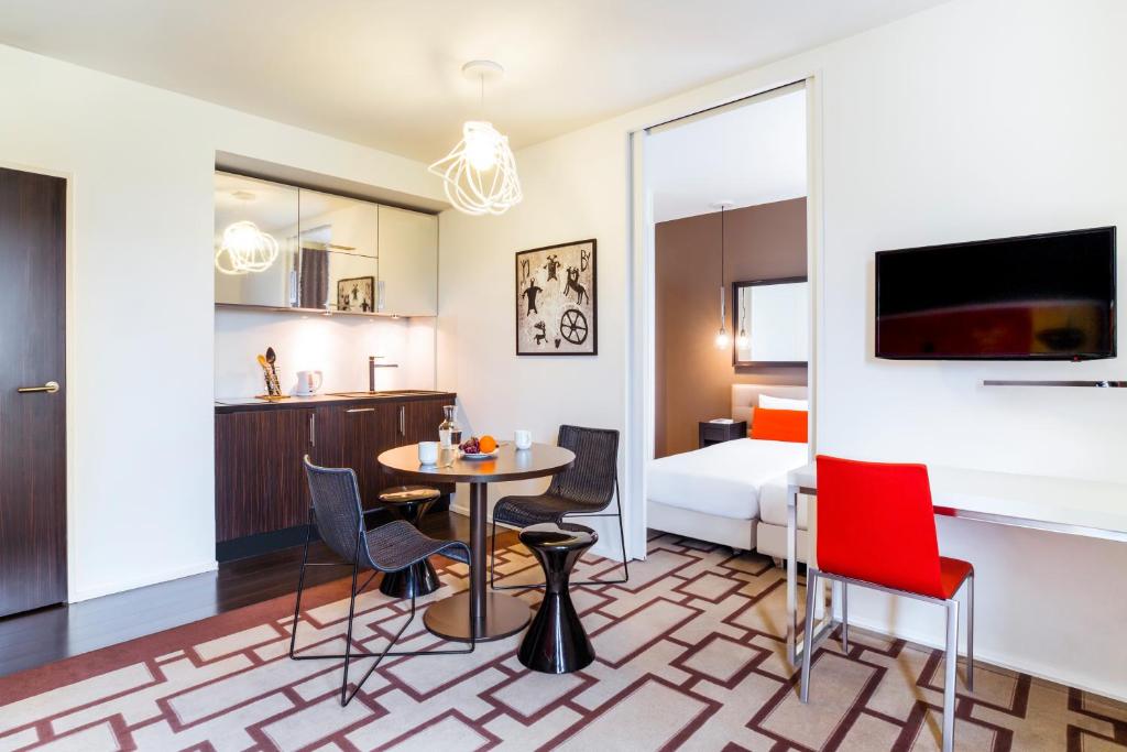 Апартаменты (Апартаменты с 1 спальней (для 4 взрослых)) апарт-отеля Hipark Design Suites Serris-Val d'Europe, Серри
