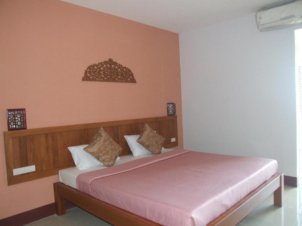 Двухместный (Стандартный двухместный номер с 1 кроватью или 2 отдельными кроватями) отеля Butnamtong Hotel, Лампанг