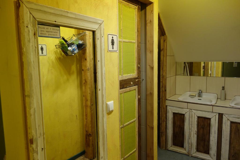Семейный (Семейный номер с общей ванной комнатой) хостела Looming Hostel, Тарту