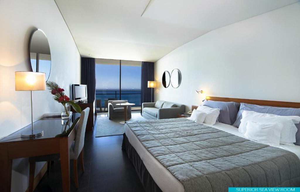 Двухместный (Улучшенный двухместный номер с 1 кроватью и видом на море) отеля Vidamar Resorts Madeira, Фуншал