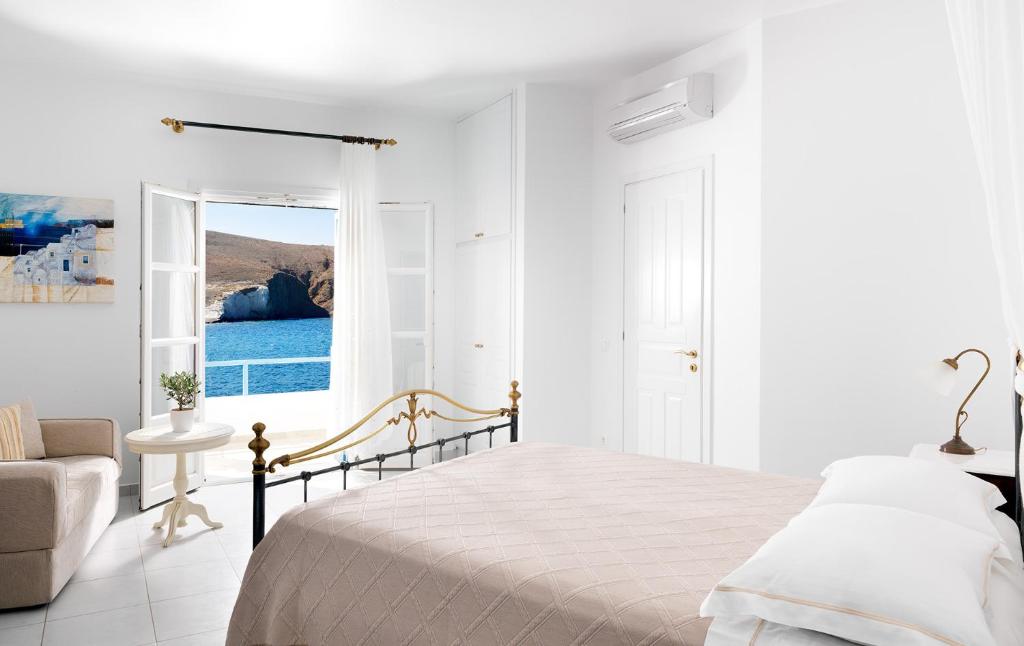 Двухместный (Deluxe Premium Double Room with Ρrivate Οutdoor Jacuzzi - Sea View) отеля Melian Boutique Hotel & Spa, Аполлония
