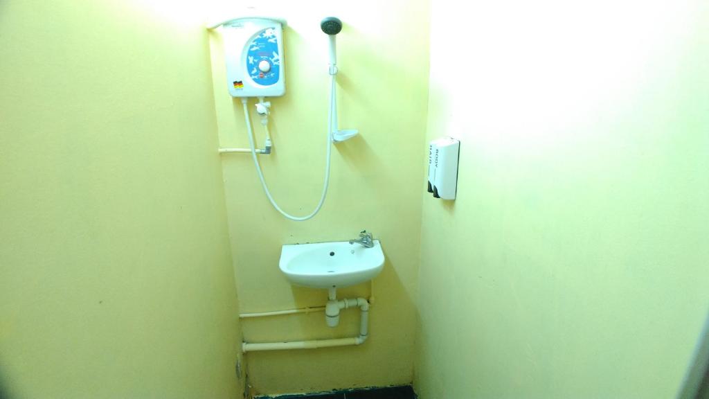 Двухместный (Двухместный номер с 1 кроватью и общим туалетом) отеля Apple 1 Hotel Queensbay, Пенанг