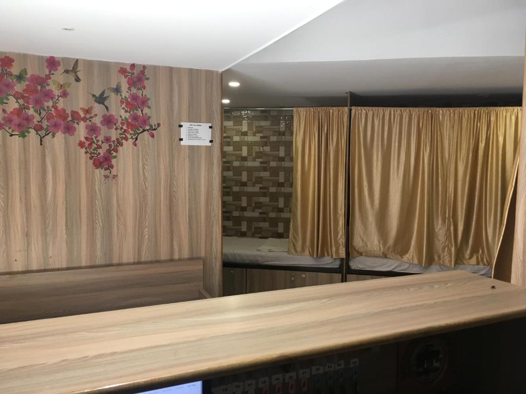 Номер (Односпальная кровать в общем номере с 10 кроватями) отеля golden dormitory, Мумбай