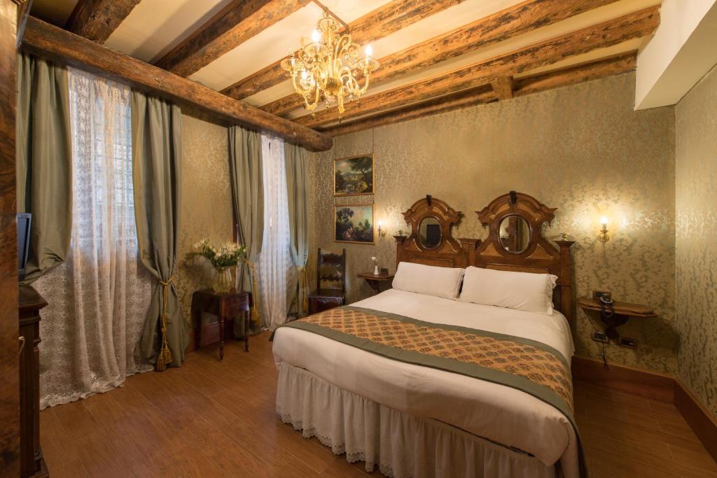 Двухместный (Двухместный номер эконом-класса с 1 кроватью или 2 отдельными кроватями) отеля Casa Nicolò Priuli, Венеция