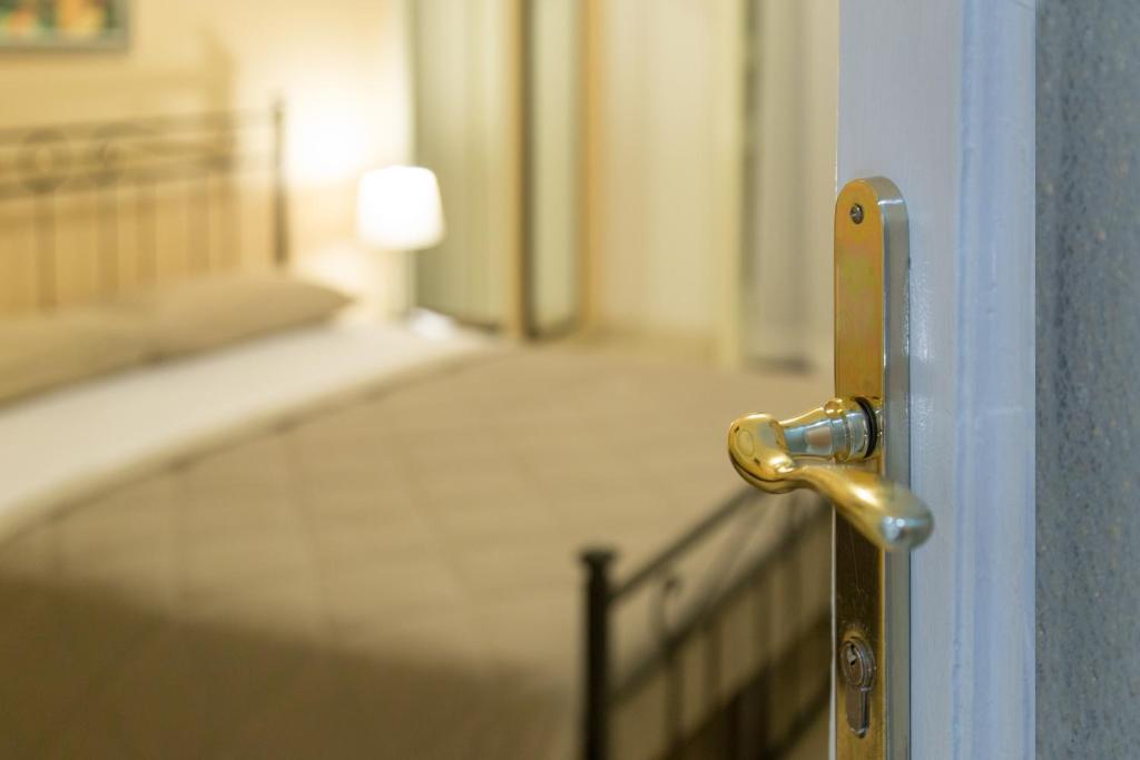 Двухместный (Двухместный номер Делюкс с 1 кроватью и балконом) отеля Catania Inn B&B, Катания
