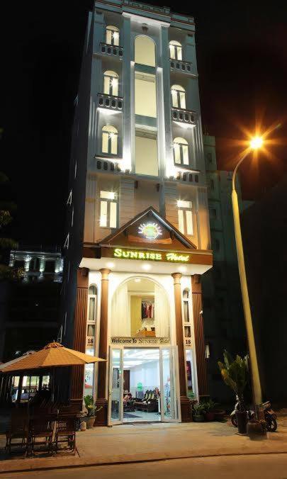 Отель Sunrise Hotel Da Nang, Дананг