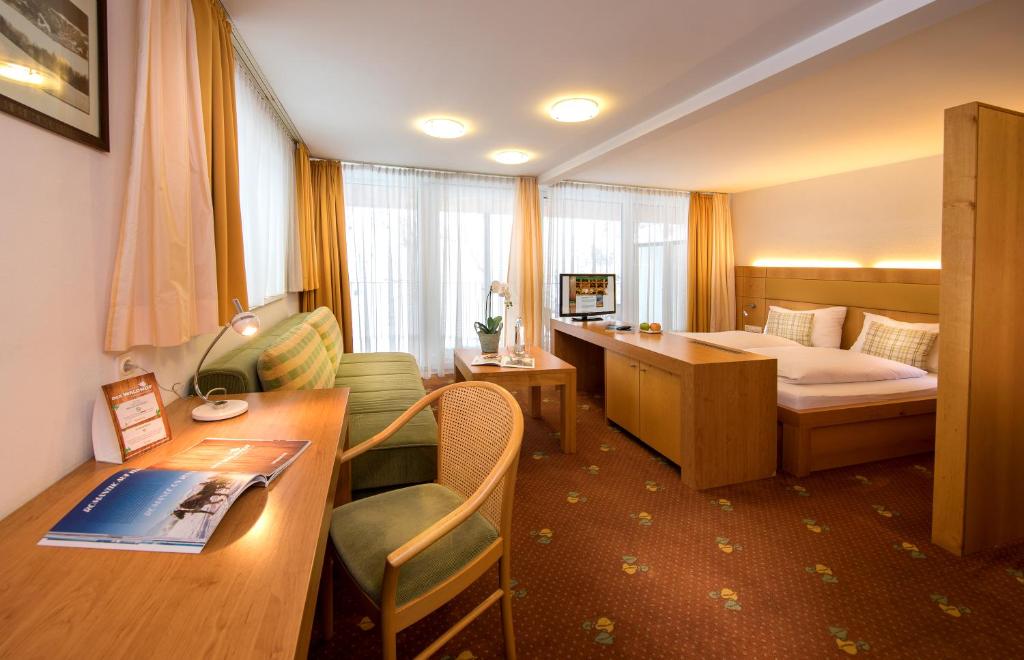 Двухместный (Улучшенный двухместный номер с 1 кроватью) отеля Hotel Der Waldhof, Целль-ам-Зе