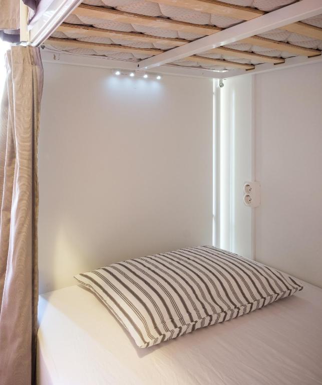 Номер (Кровать в общем 10-местном номере для мужчин) хостела Loulé Coreto Hostel, Лоле