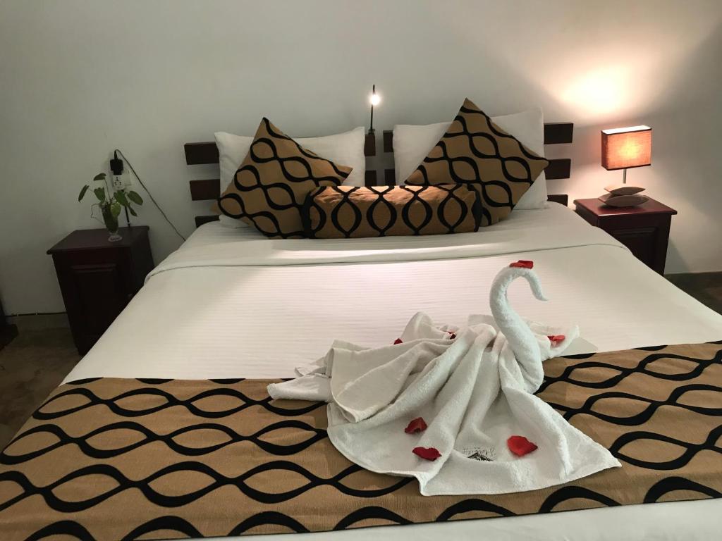 Двухместный (Двухместный номер Делюкс с 1 кроватью) отеля Hotel Heladiv, Анурадхапура