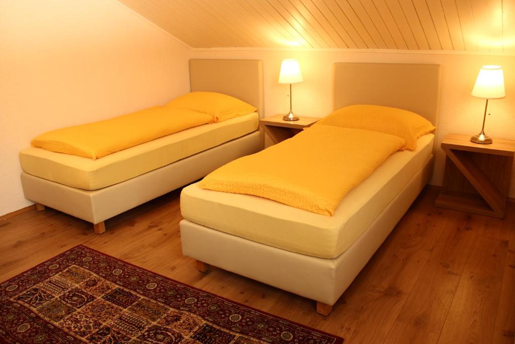 Двухместный (Двухместный номер с 1 кроватью или 2 отдельными кроватями и балконом) отеля Hotel Sonnenhof, Клагенфурт-ам-Вёртерзе