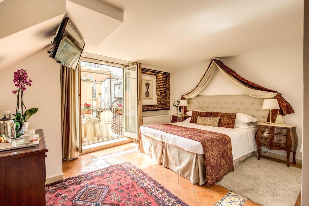 Двухместный (Улучшенный двухместный номер с 1 кроватью, вид на город) отеля Pantheonview - Luxury Suites, Рим