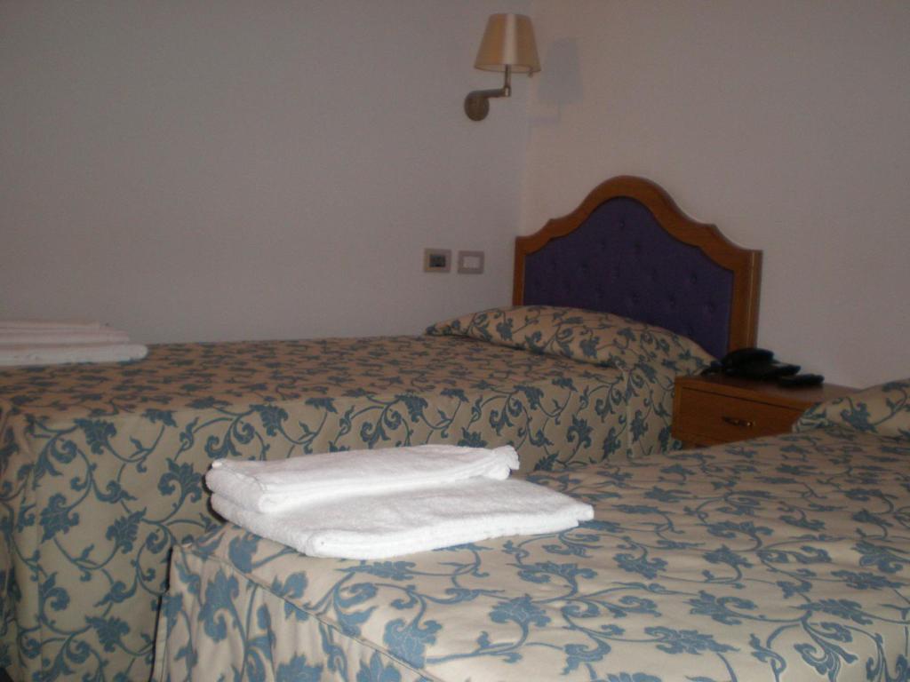 Двухместный (Двухместный номер эконом-класса с 2 отдельными кроватями) отеля Villa Aretusi, Болонья