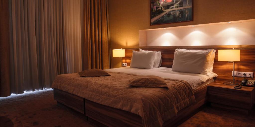 Двухместный (Большой двухместный номер с 1 кроватью или 2 отдельными кроватями) отеля Авеню, Баку