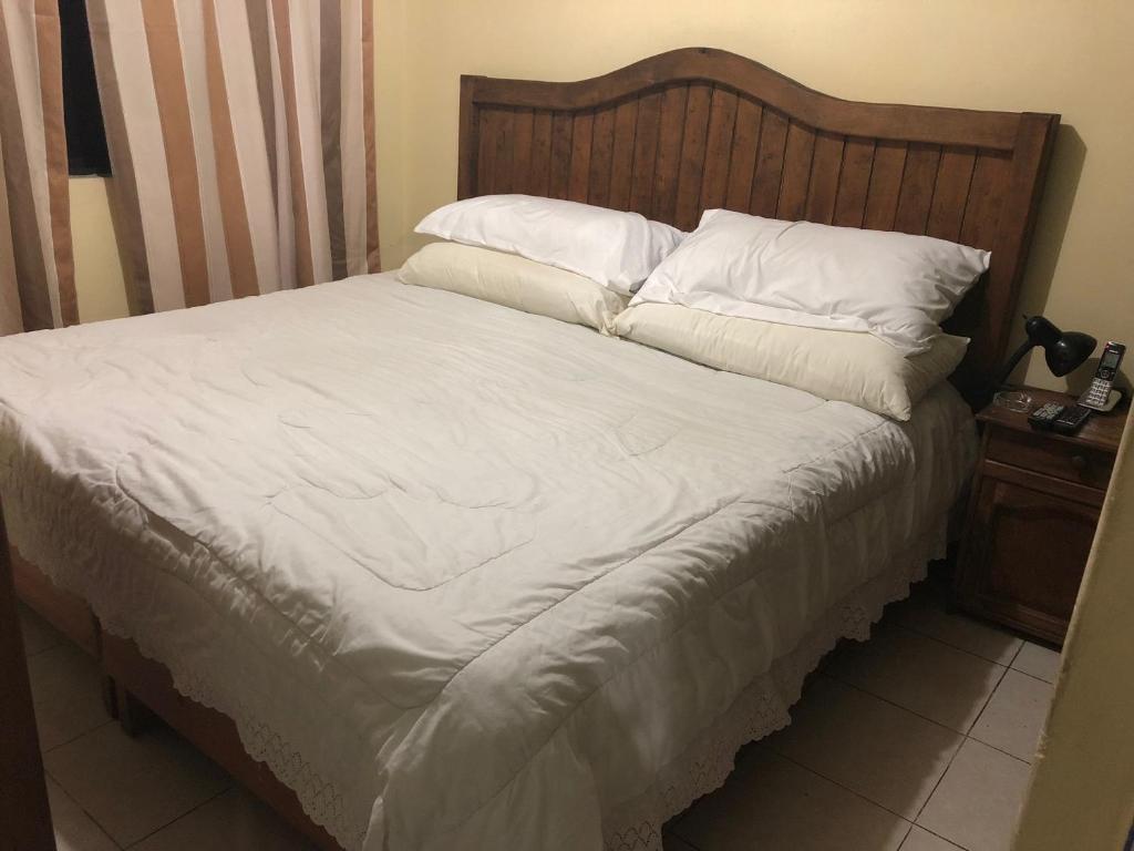 Отель Basilica Guadalupe Rooms, Мехико