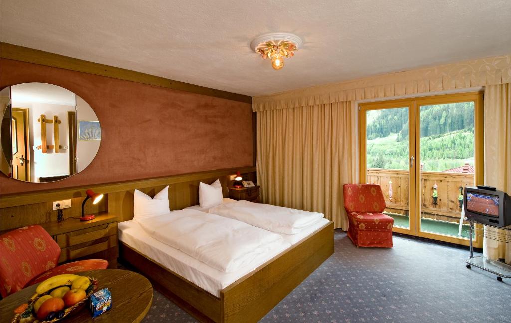 Двухместный (Двухместный номер с 1 кроватью и балконом) отеля Hotel Olympia, Санкт-Антон-ам-Арльберг