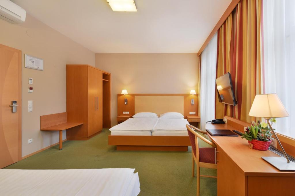 Трехместный (Трехместный номер) отеля Hotel Lucia, Вена